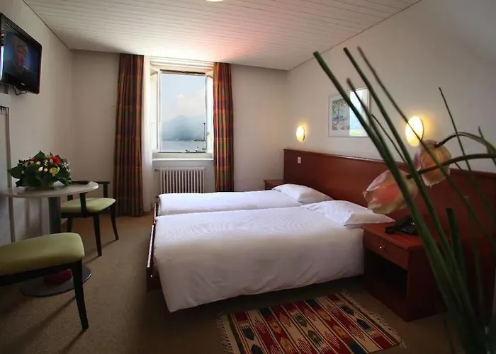 Piazza & Restaurants Hotel 2*