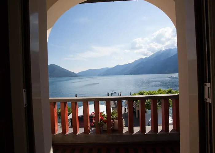 酒店 阿斯科纳广场餐厅酒店 2*